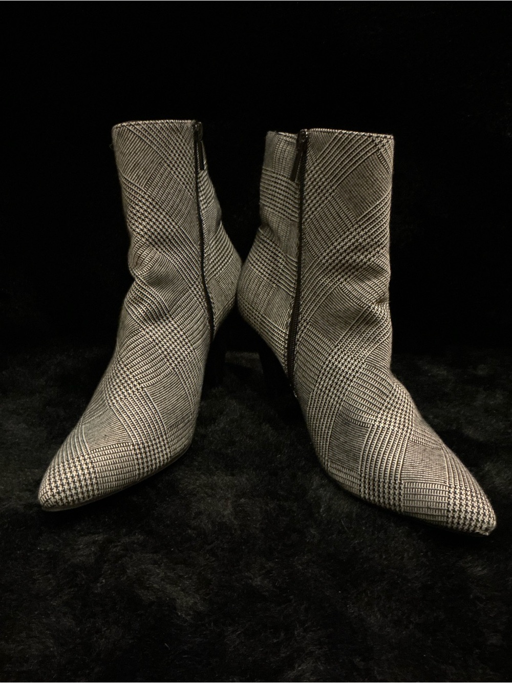 Sage and Simple Taryn Plaid Pointed-Toe Ankle Booties - Size 8.5